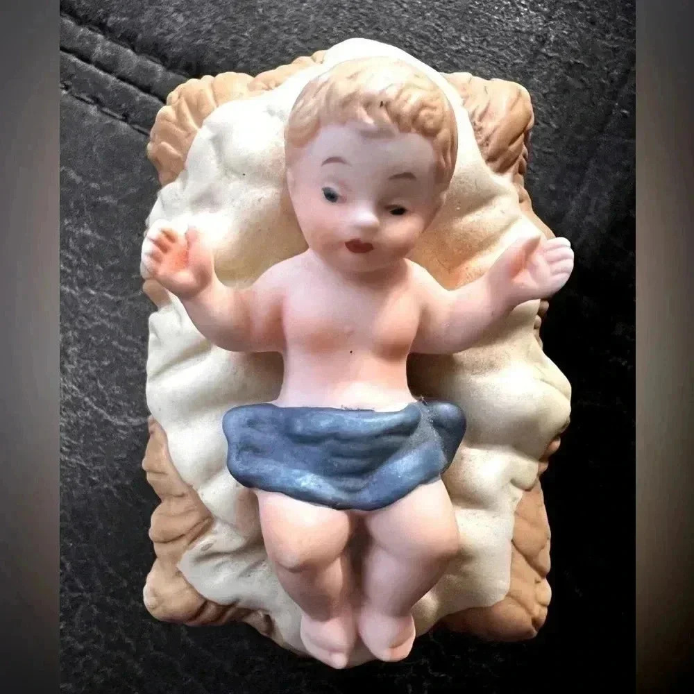 EUC Vintage Christmas Homco Nativity Piece Replacement Baby Jesus in Manger Cute